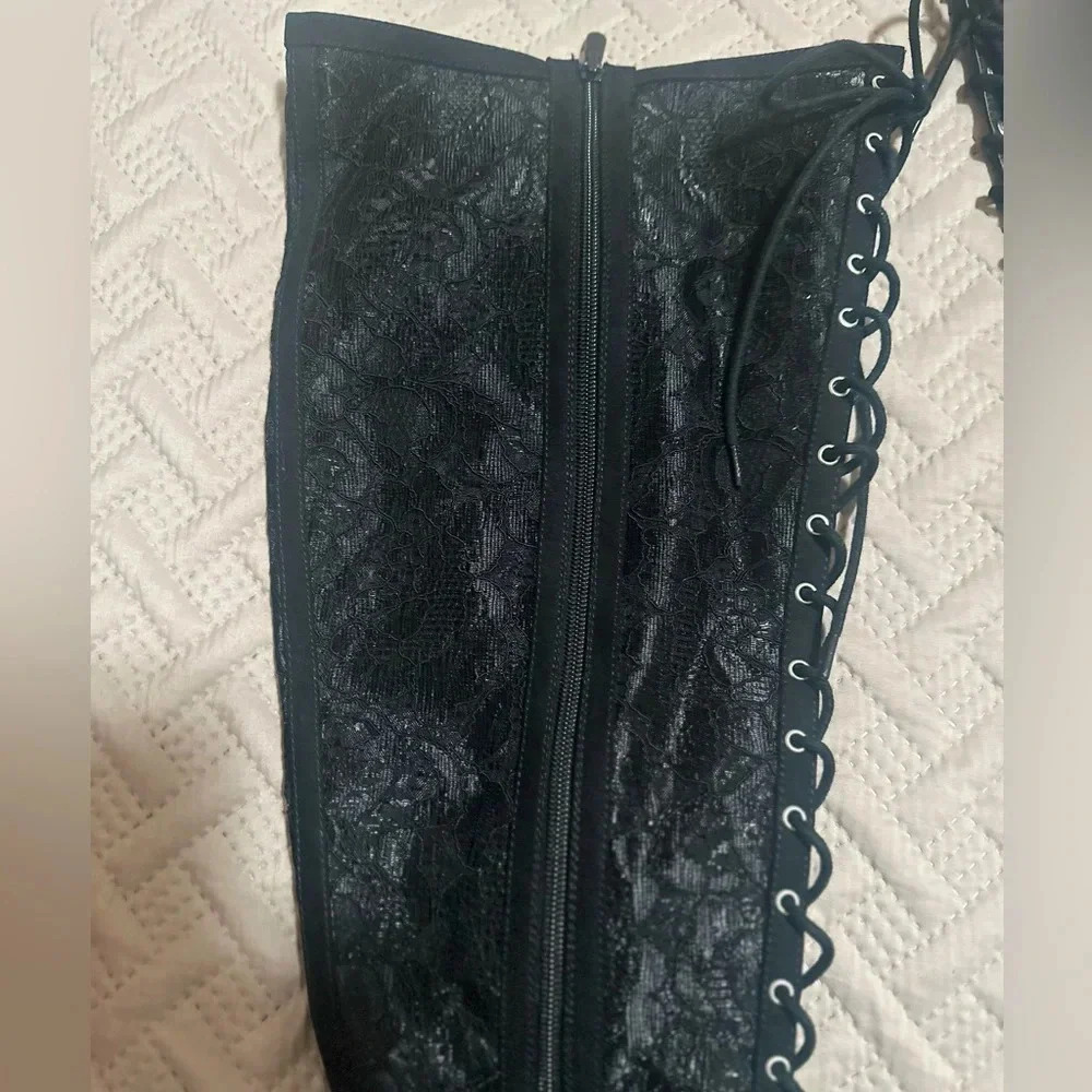New-TORRID Black Lace Over The Knee Zipper Open Toe Boots. Size 9.5 Wide. - Picture 3 of 13